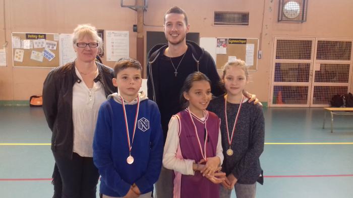 PHOTO AVEC LAURENCE ET OLIVIER ROMAIN JOUEUR UBCMBB